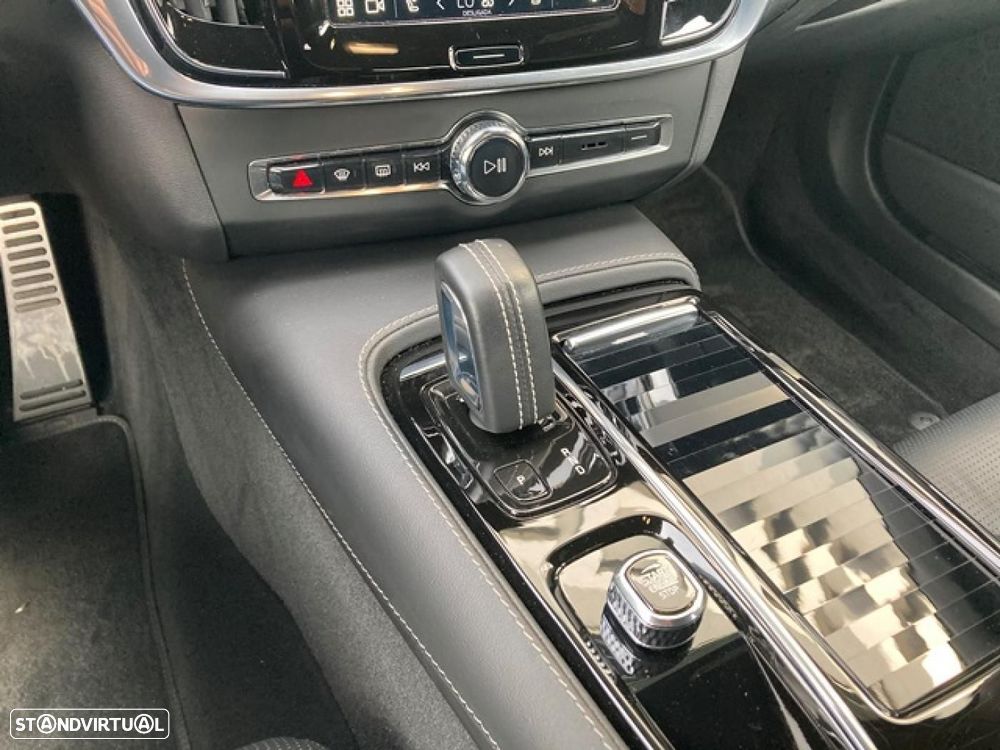 Volvo V90 2.0 T6 PHEV R-Design AWD - 28