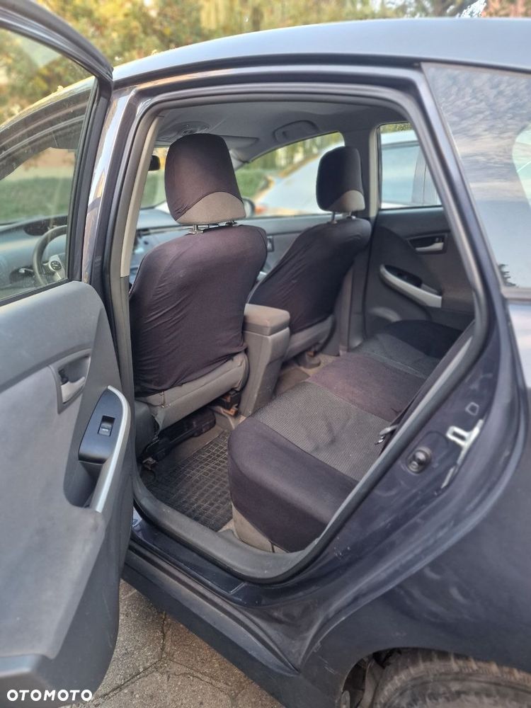 Toyota Prius 2010 photo 2