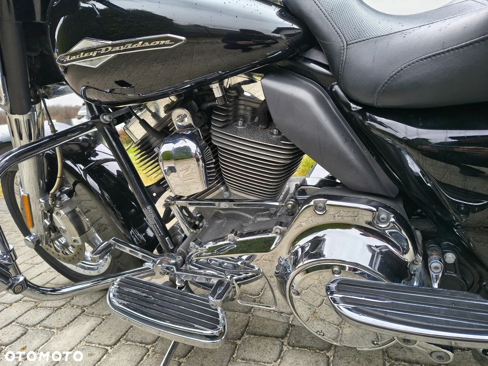 Harley-Davidson CVO Street Glide - 6