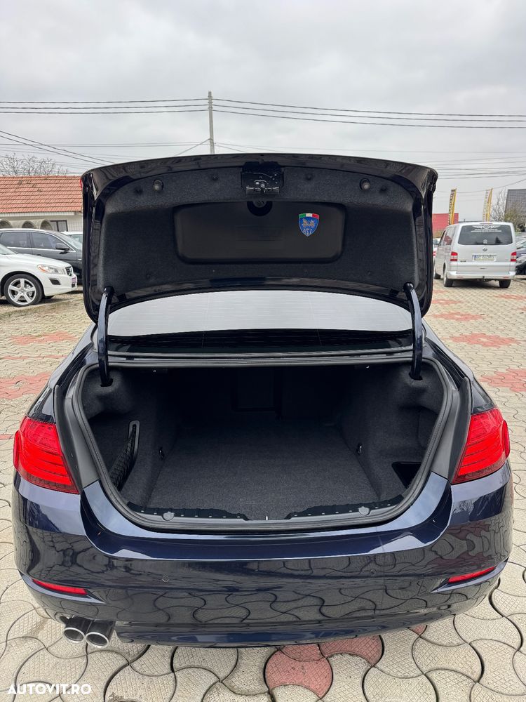 BMW Seria 5 520d Efficient Dynamics Edition Aut. Sport Line - 16