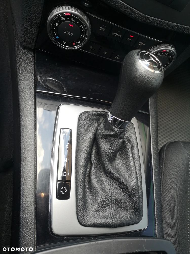 Mercedes-Benz Klasa C 180 BlueEFFICIENCY 7G-TRONIC Elegance - 15