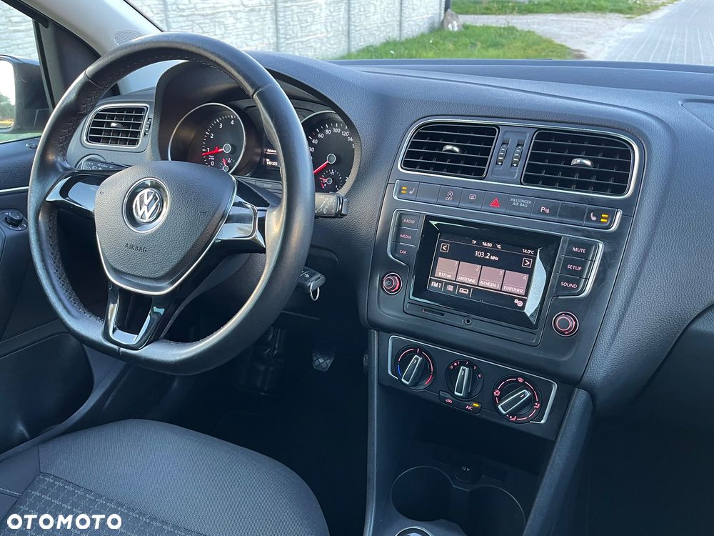 Volkswagen Polo 1.2 TSI Comfortline - 26