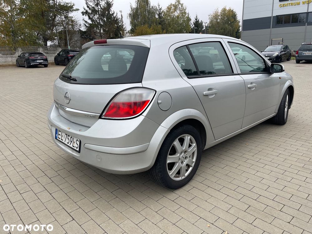 Opel Astra 2005 photo 4