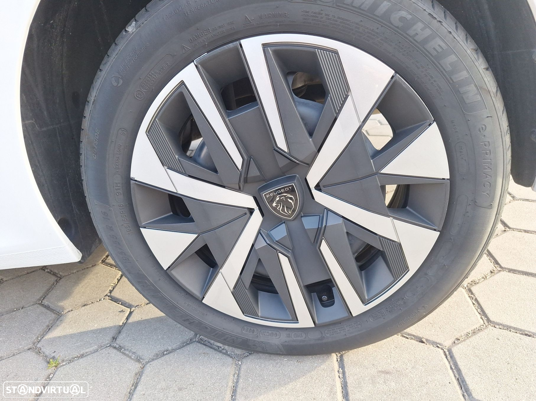 Peugeot 208 1.2 PureTech Active - 14