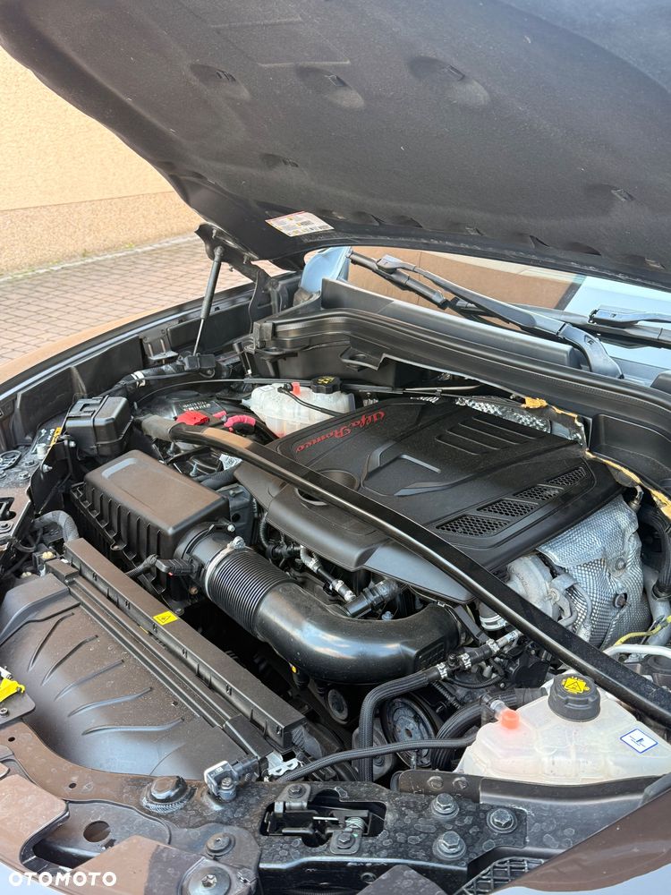 Alfa Romeo Stelvio 2.0 Turbo 16V AT8-Q4 Ti - 35