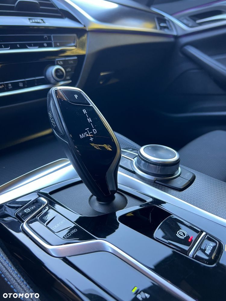 BMW Seria 5 520d xDrive M Sport sport - 18