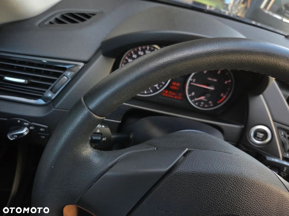 BMW X1 xDrive18d xLine - 30