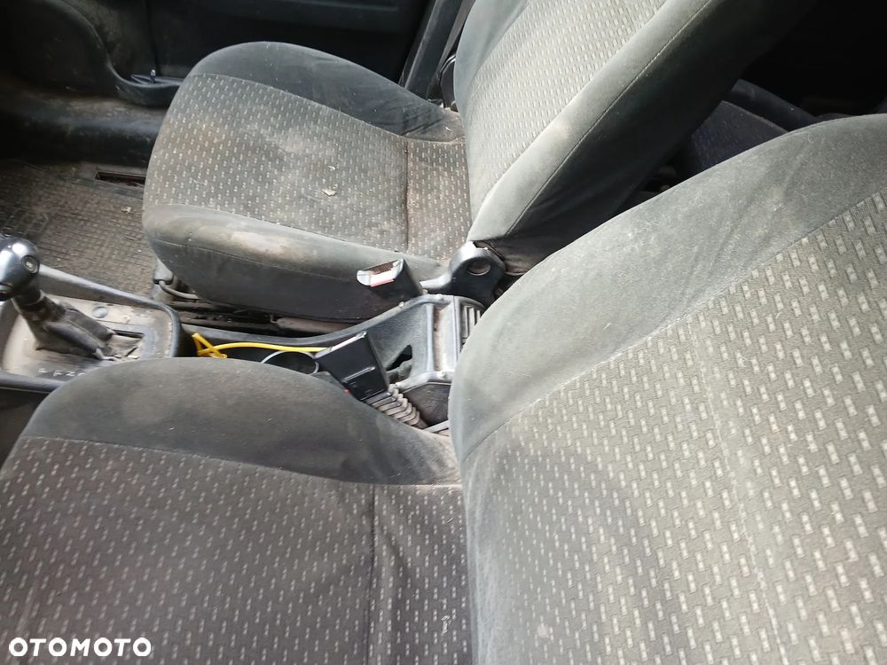 OPEL ZAFIRA A Z20R fotel fotele kanapa deska kokpit podsufitka boczek boczki klamka podłokietnik - 6