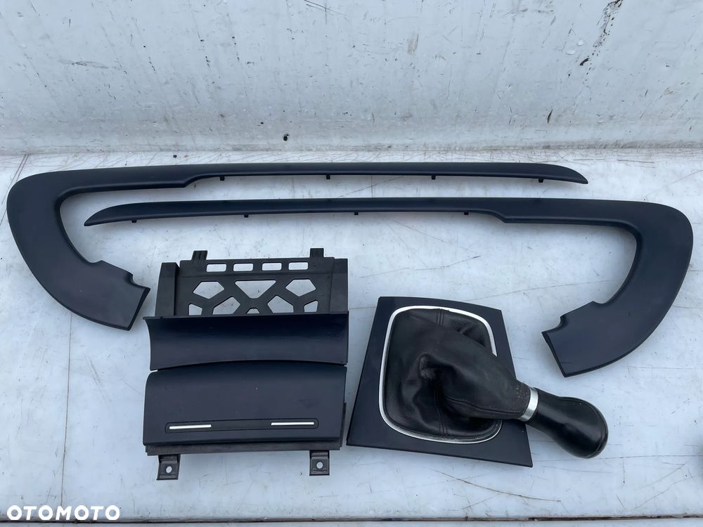 DEKORY POPIELNICZKA LISTWY MIESZEK AUDI A3 8P 3D GRANATOWE NIEBIESKI - 1