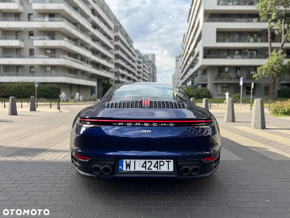 Porsche 911 Carrera 4 - 5