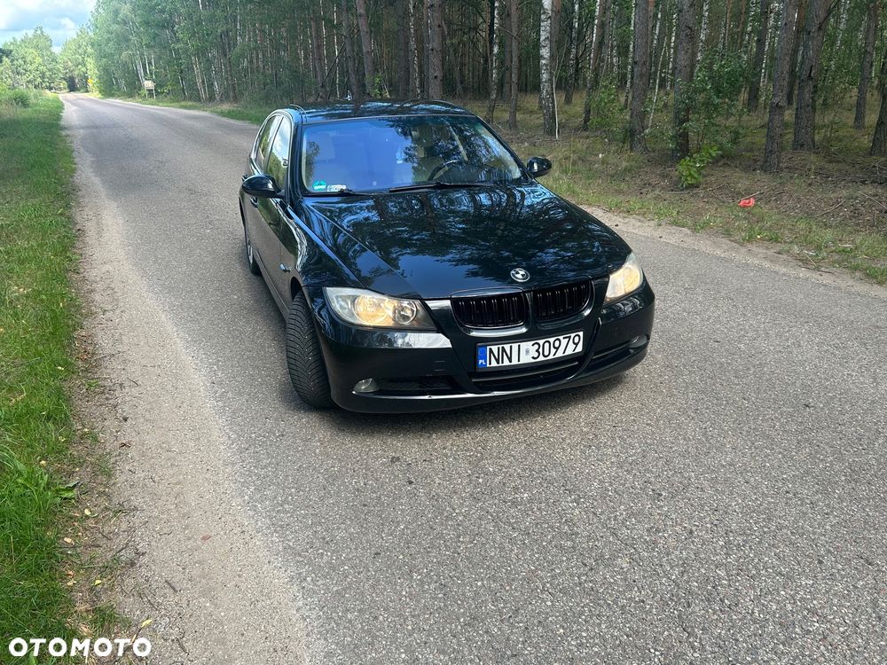 BMW Seria 3 320i - 1