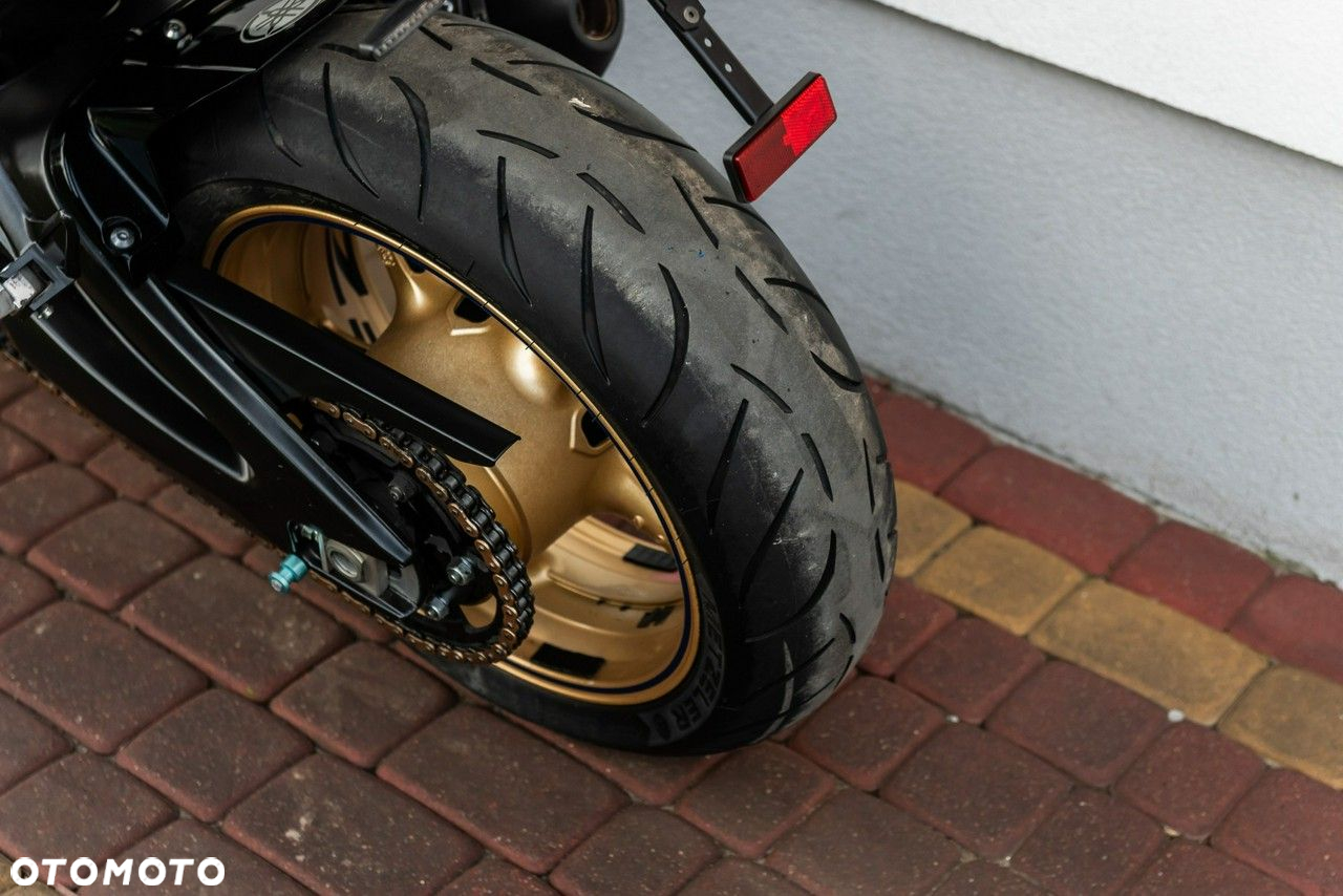 Yamaha FZ - 8