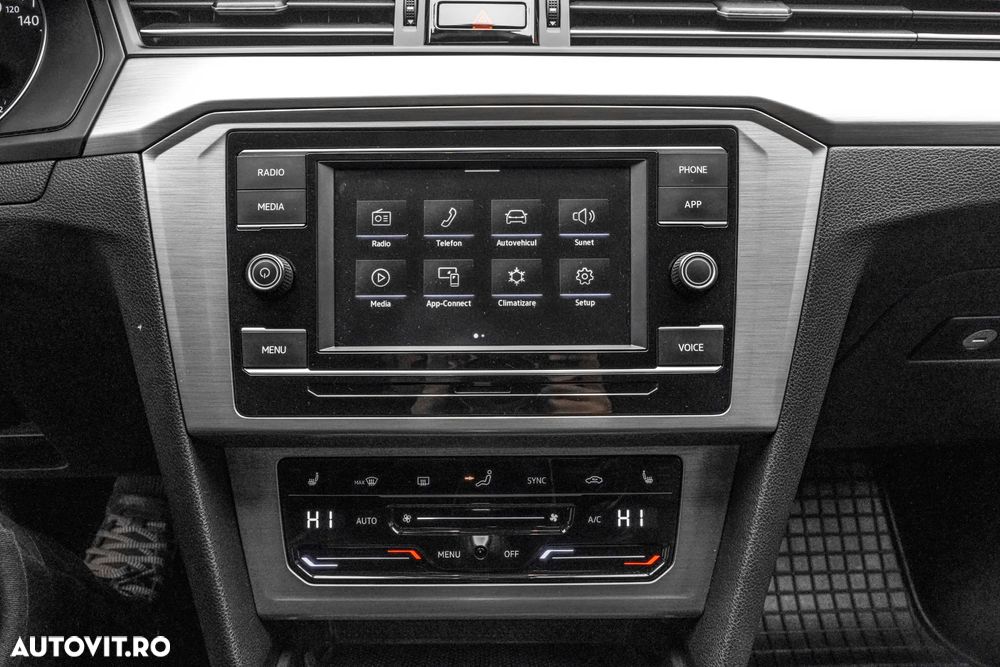 Volkswagen Passat 2.0 TDI DSG Comfortline - 23