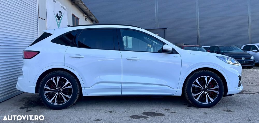 Ford Kuga ver-2-5-duratec-phev-st-line-x - 14