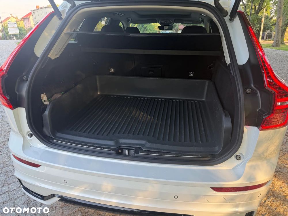 Volvo XC 60 B5 B AWD Ultimate Dark - 10