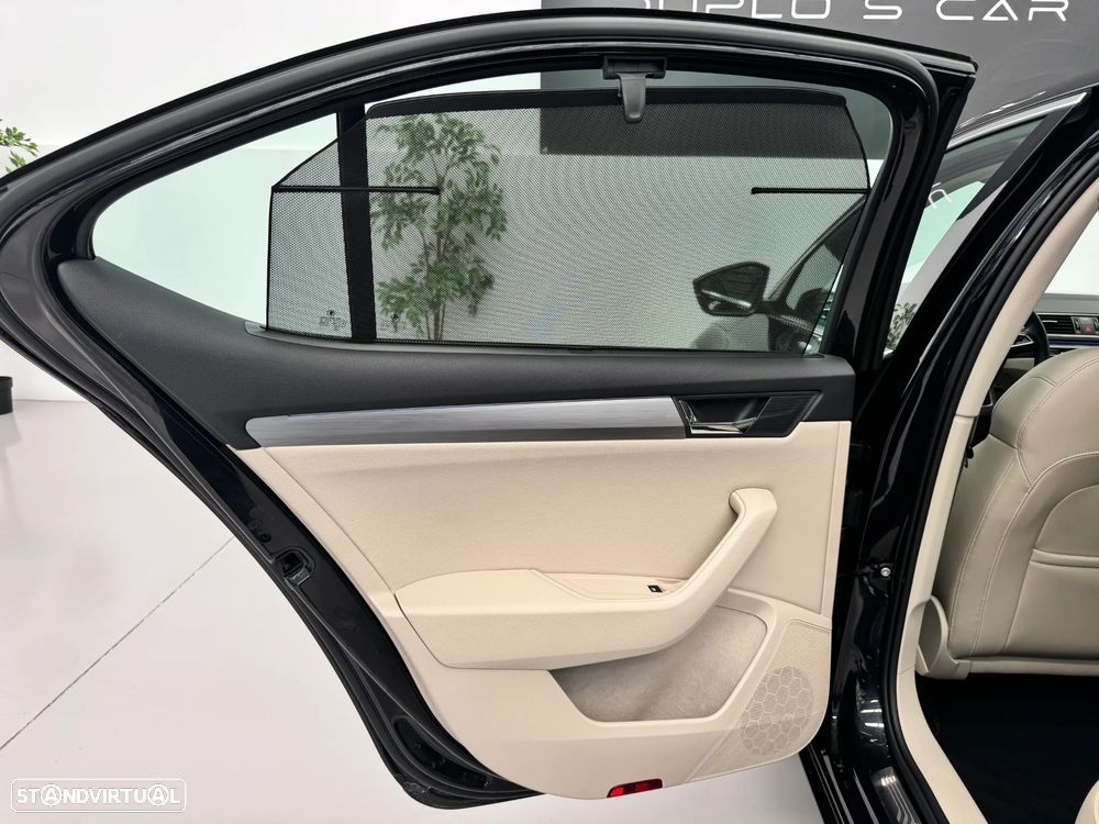 Skoda Superb 2.0 TDI Laurin&Klement DSG - 29
