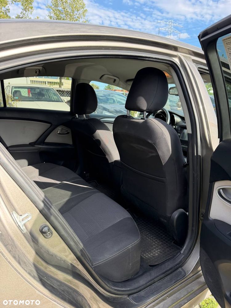 Toyota Avensis 1.8 Active MS - 15
