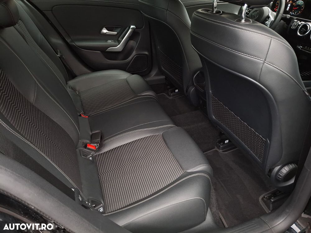 Mercedes-Benz CLA 180 7G-DCT - 12