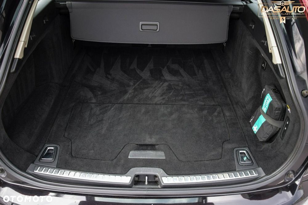 Volvo V90 D5 SCR AWD Inscription - 29