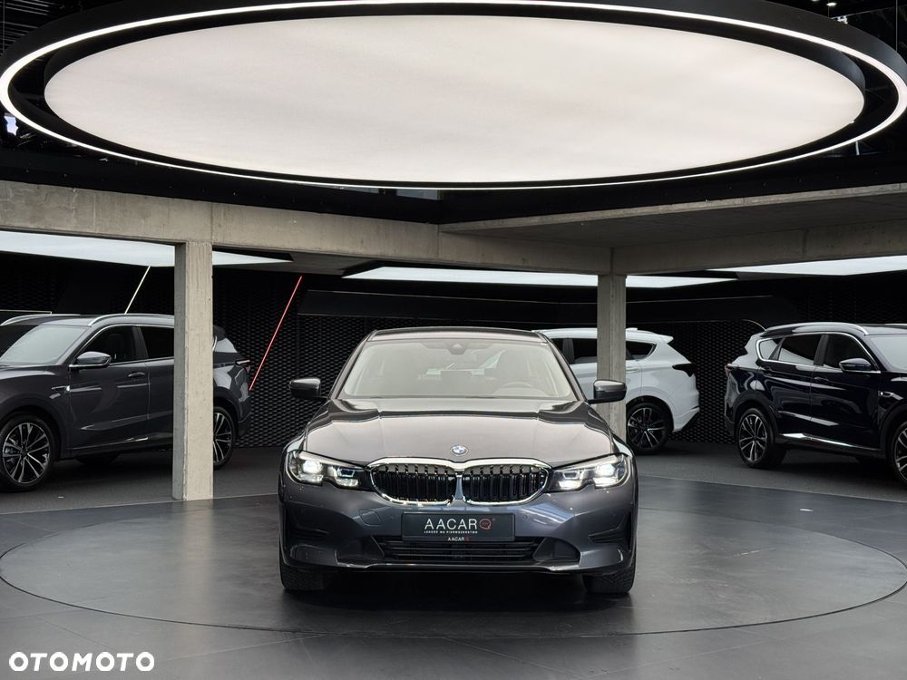 BMW Seria 3 318i - 9