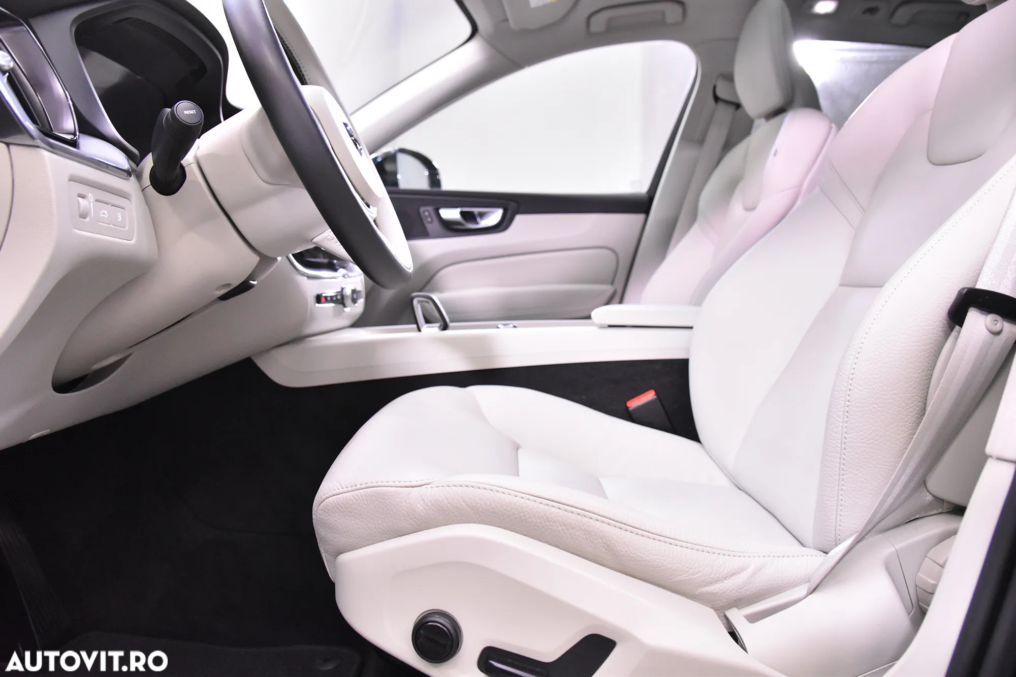 Volvo XC 60 T8 AWD Recharge Geartronic Inscription Expression - 23