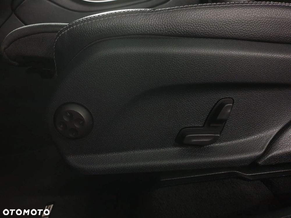Mercedes-Benz GLC 300 de 4Matic 9G-TRONIC AMG Line Plus - 30
