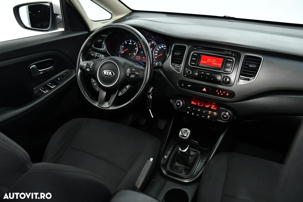 Kia Carens 1.7 CRDi 115 Dream-Team Edition - 9