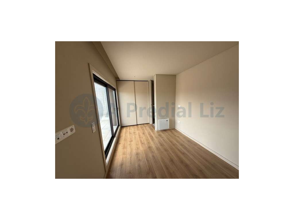Apartamento T2 Recuado - junto à Rotunda da Boavista / Casa da Musica - Grande imagem: 4/13
