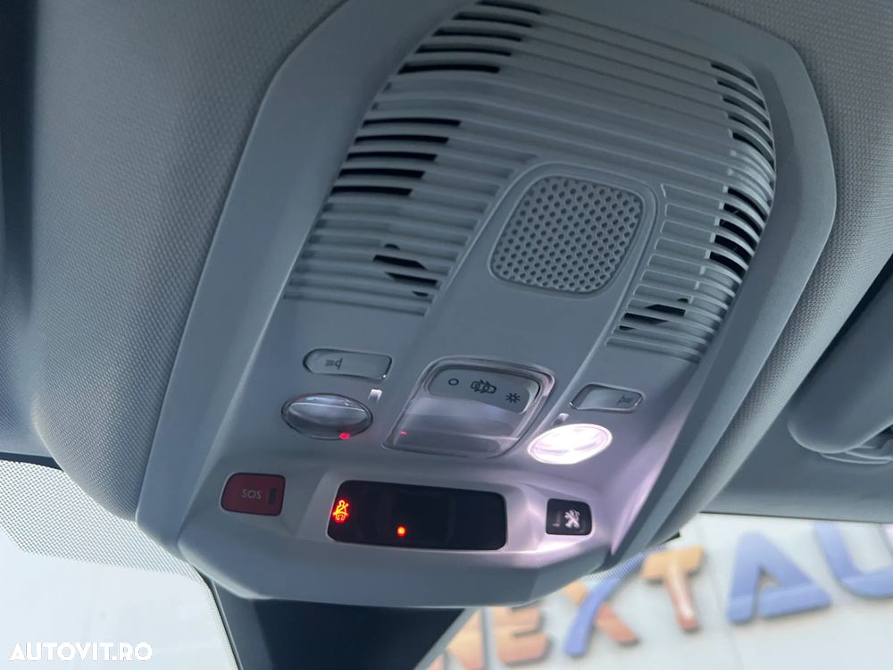 Peugeot 3008 1.2 PureTech 130 EAT8 GT - 21