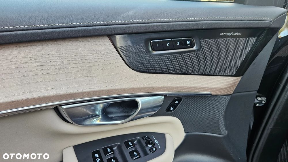 Volvo XC 90 - 19