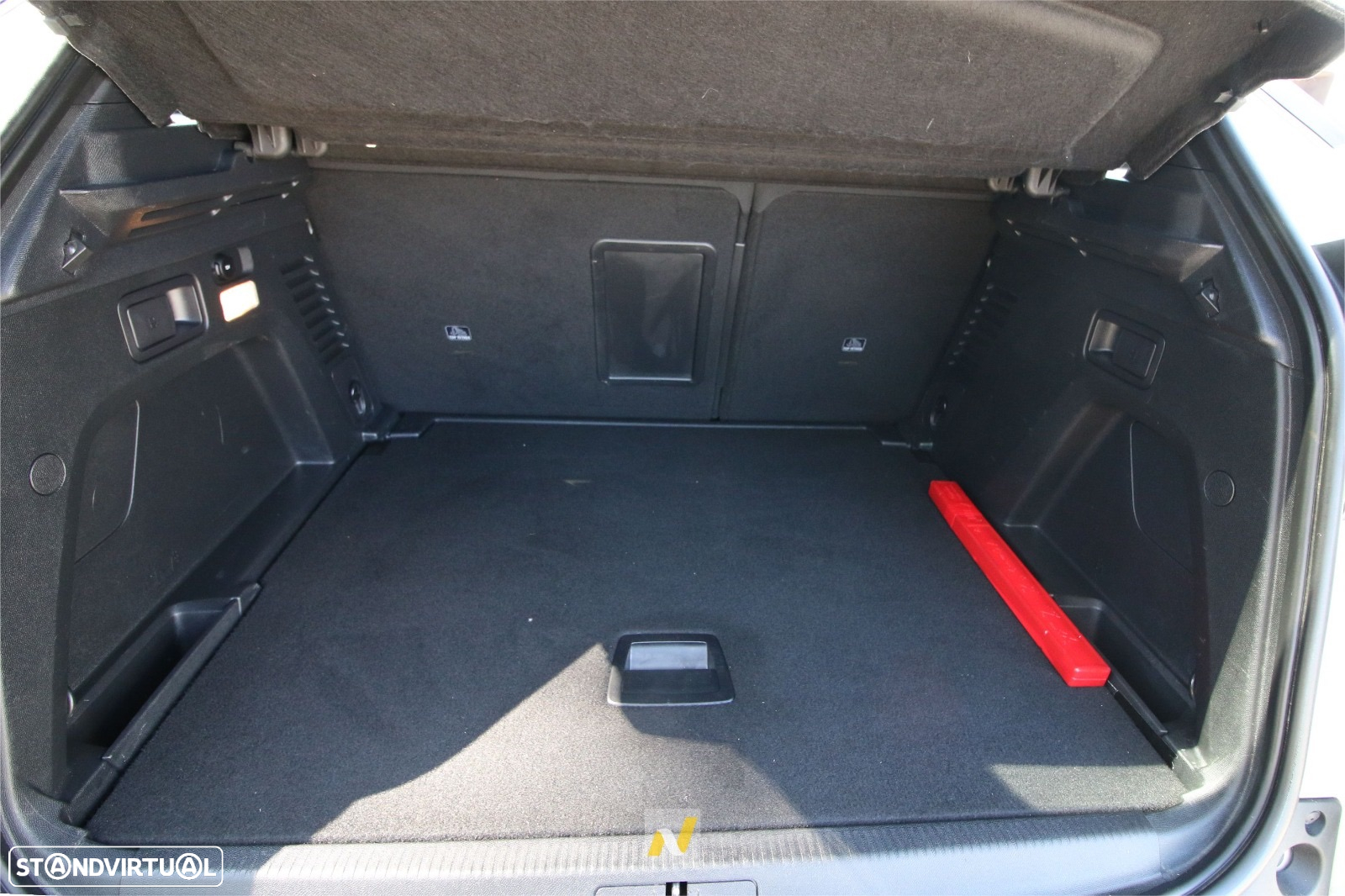 Peugeot 3008 1.2 PureTech Allure EAT8 - 8