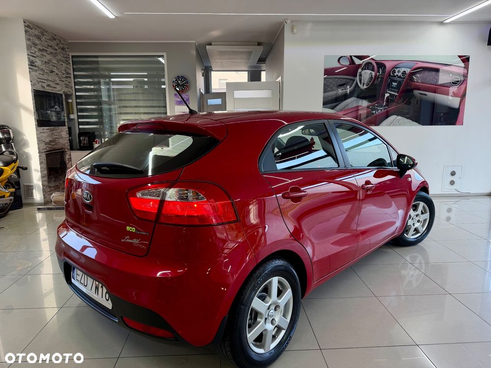 Kia Rio 1.2 L - 3