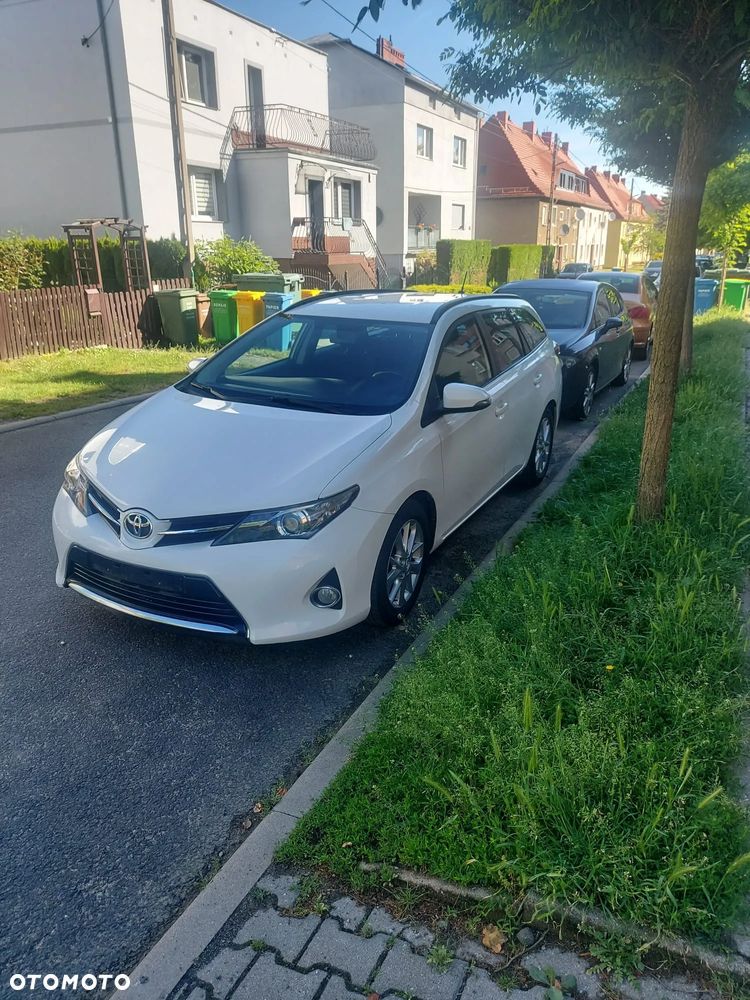 Toyota Auris 1.4 D-4D Design Edition - 2