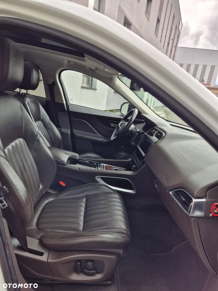 Jaguar F-Pace 2.0 i4D AWD Prestige - 8
