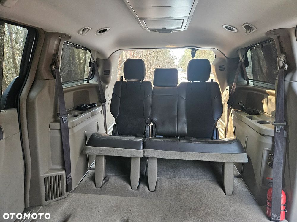 Lancia Voyager 3.6 Gold - 10