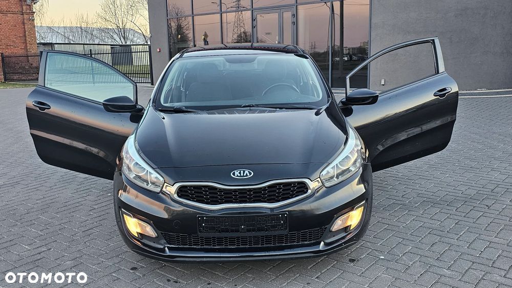 Kia Ceed 1.4 CVVT Dream Team Edition - 36