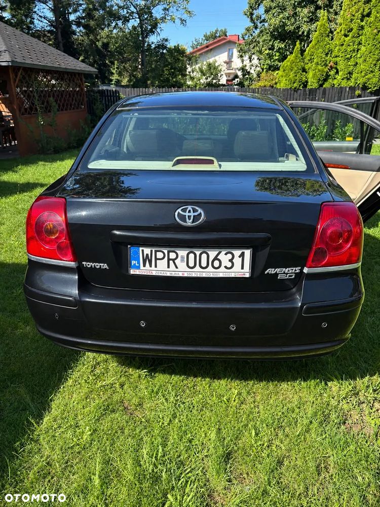 Toyota Avensis 2.0 VVT-i High - 2