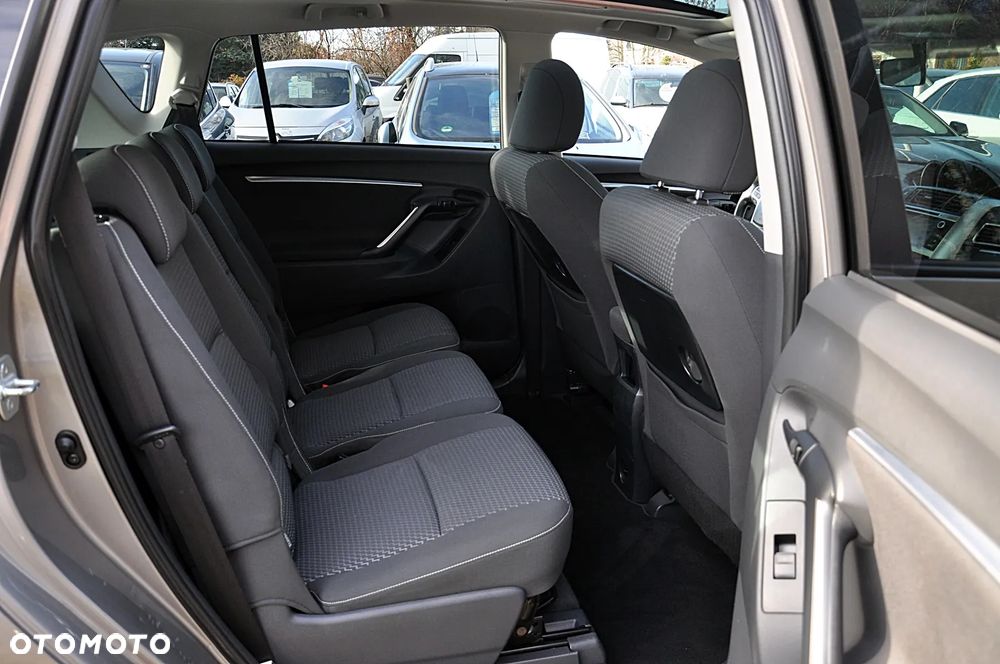 Toyota Verso 1.8 Premium - 28
