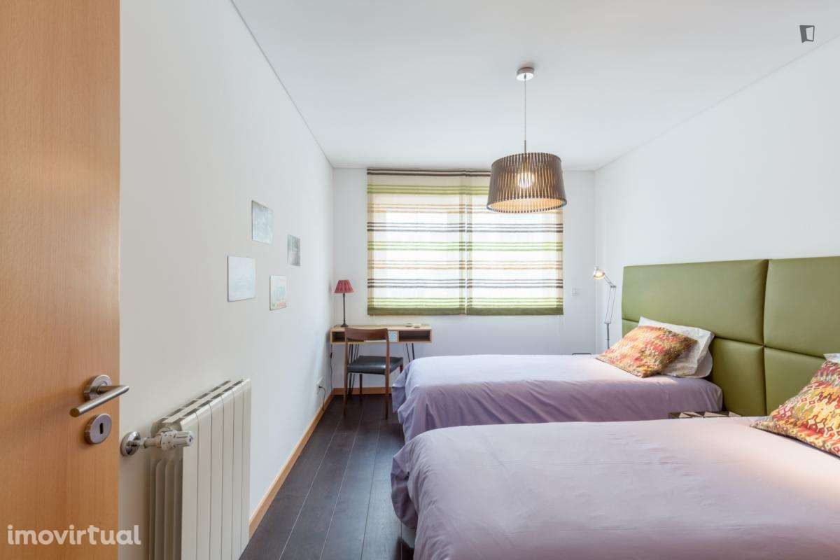 Apartamento com 1 quartos - localizado em Paranhos Porto - Grande imagem: 2/24