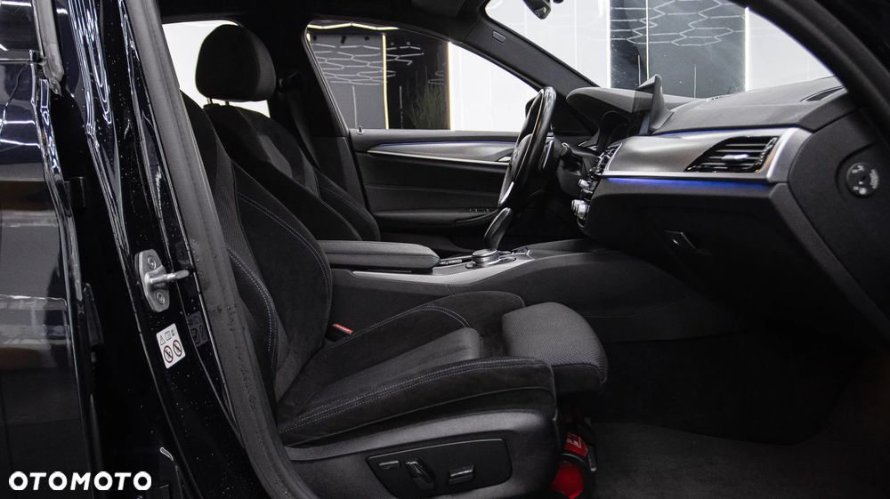 BMW Seria 5 530e xDrive M Sport sport - 14