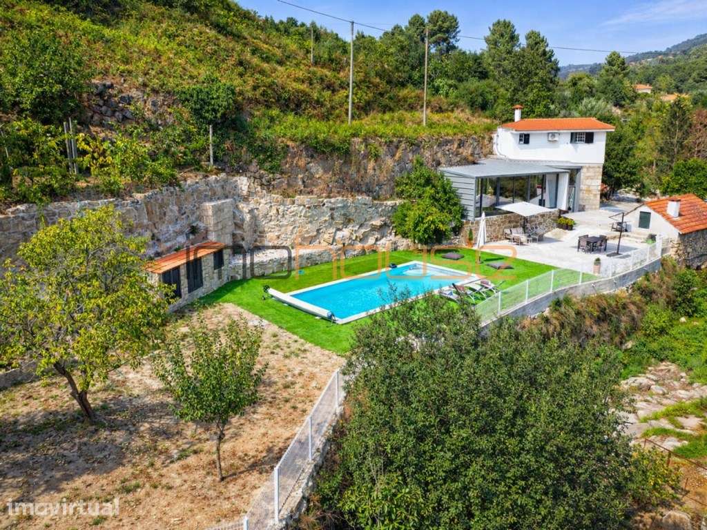 Quinta com Casa Remodelada e Antigo Moinho de Água Junto a Ribeiro - Grande imagem: 2/37