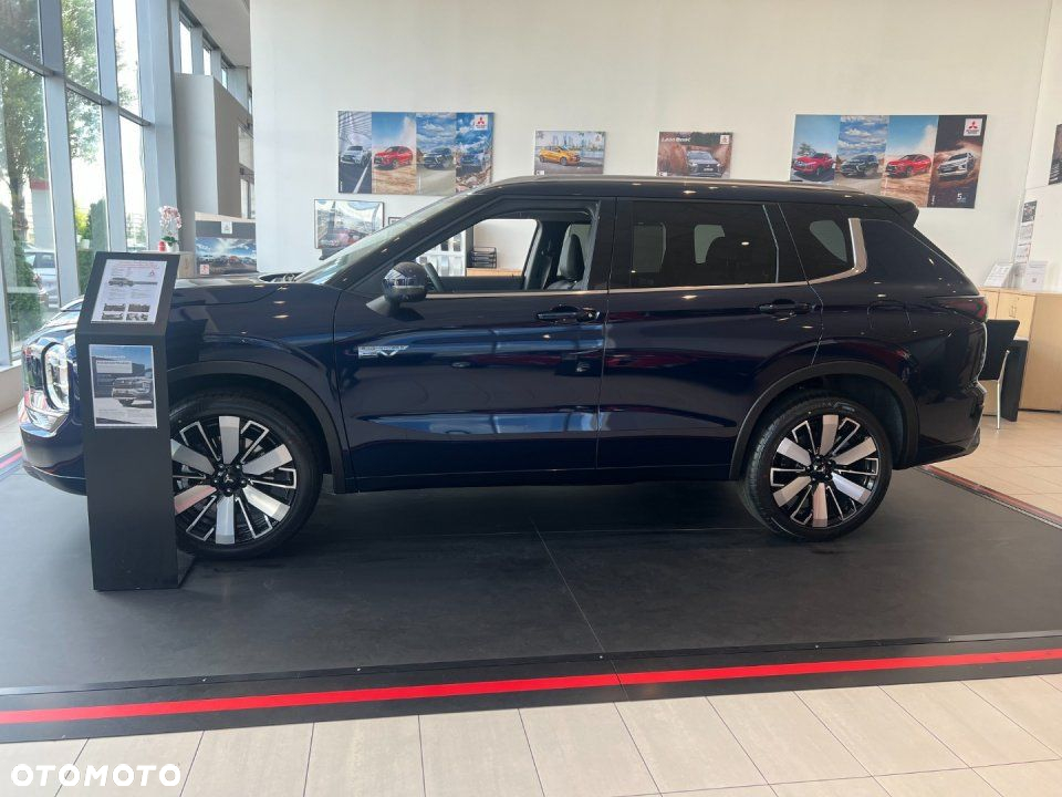 Mitsubishi Outlander - 2