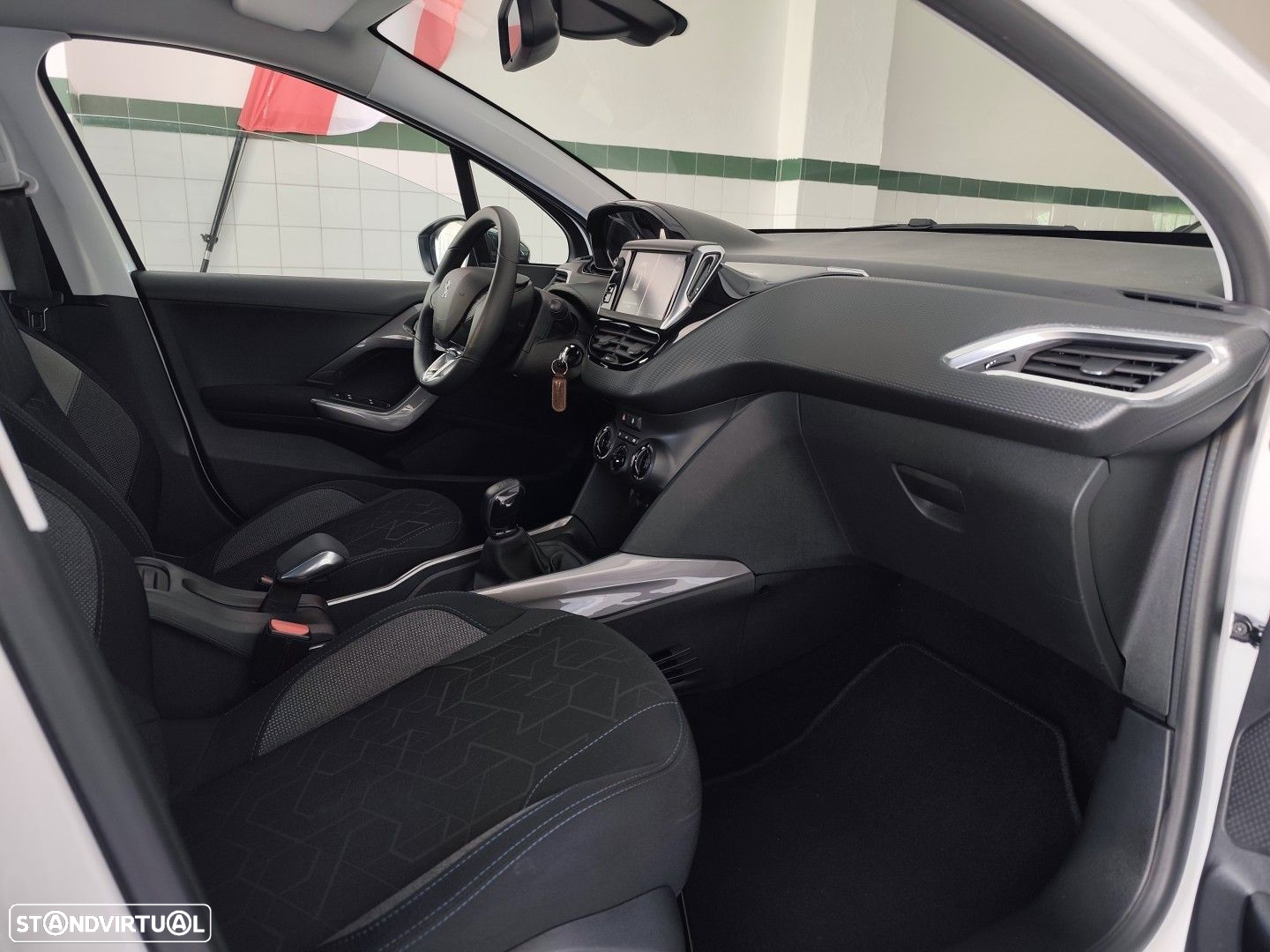 Peugeot 2008 1.2 PureTech Style - 10