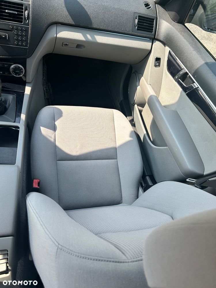 Mercedes-Benz Klasa C 200 CDI Elegance - 10