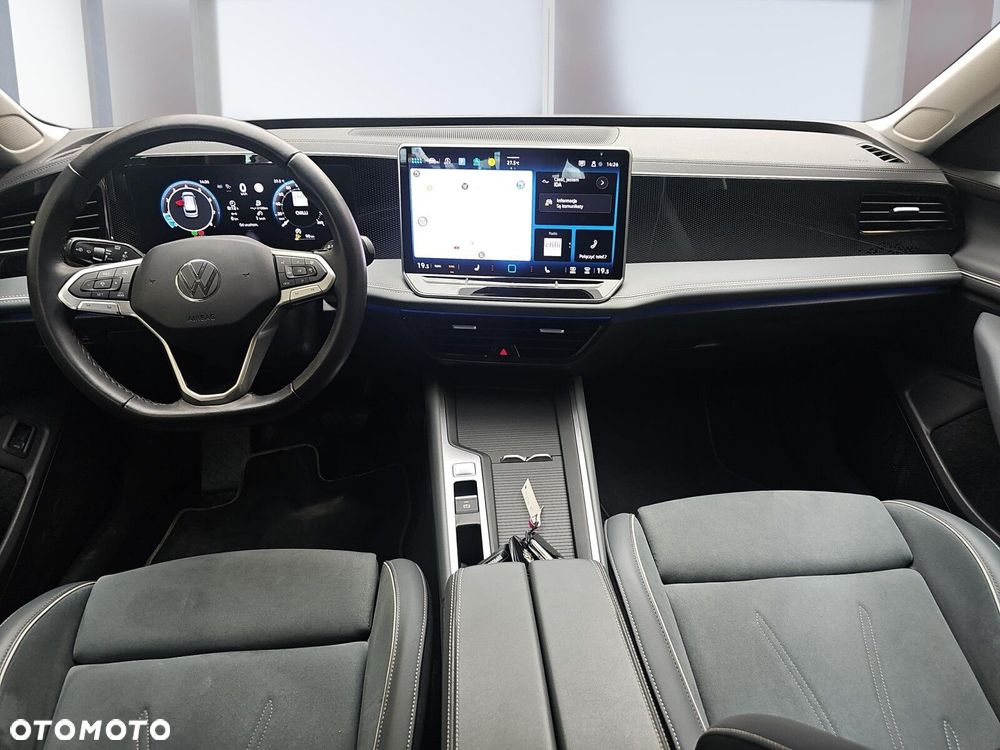 Volkswagen Passat - 8