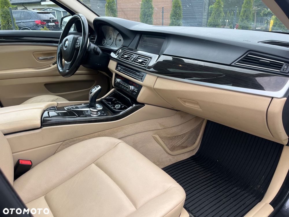 BMW Seria 5 530d xDrive Sport-Aut - 10