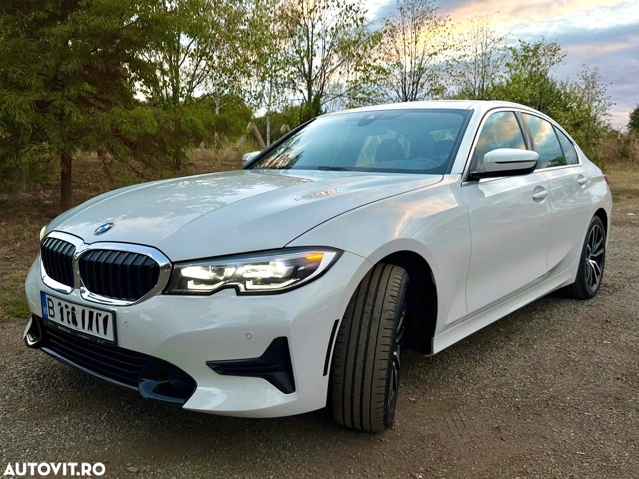 BMW Seria 3 330i xDrive AT - 2