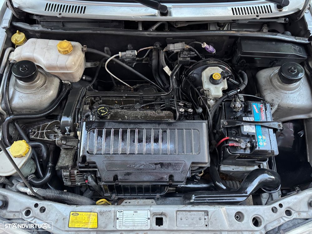 Ford Fiesta 1.25 Ghia - 30