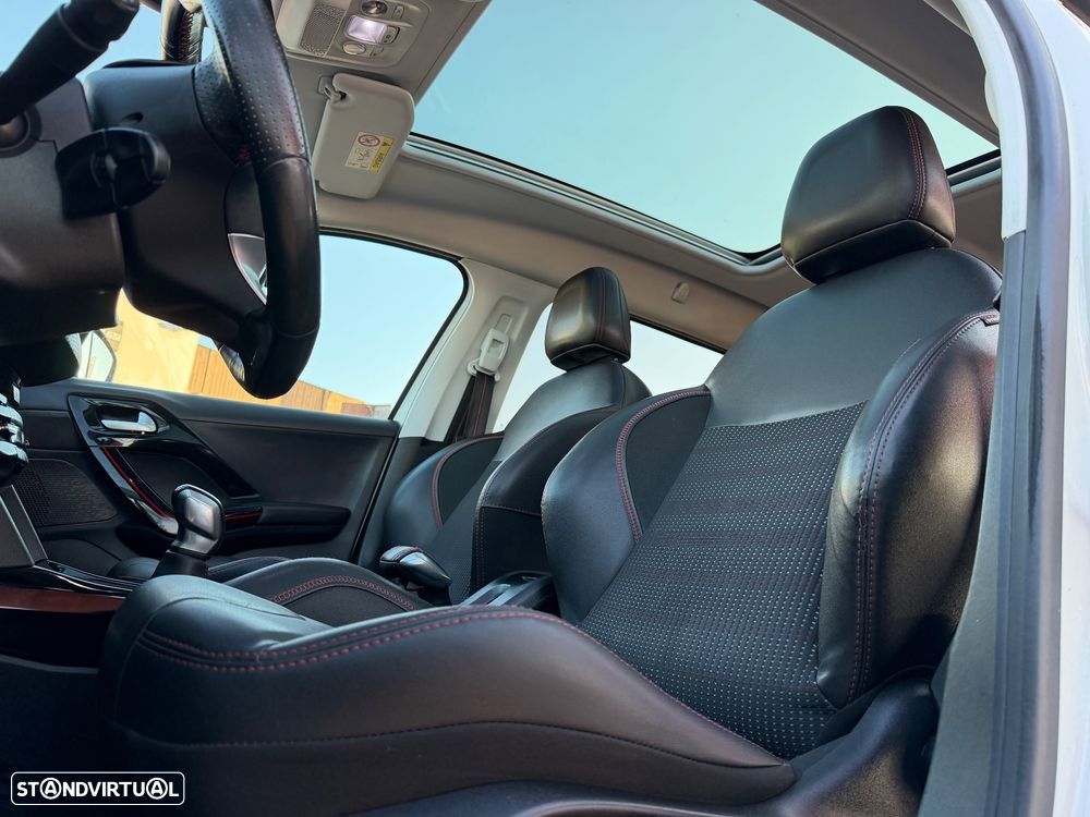 Peugeot 2008 PureTech 130 Stop&Start GT-Line Edition - 16