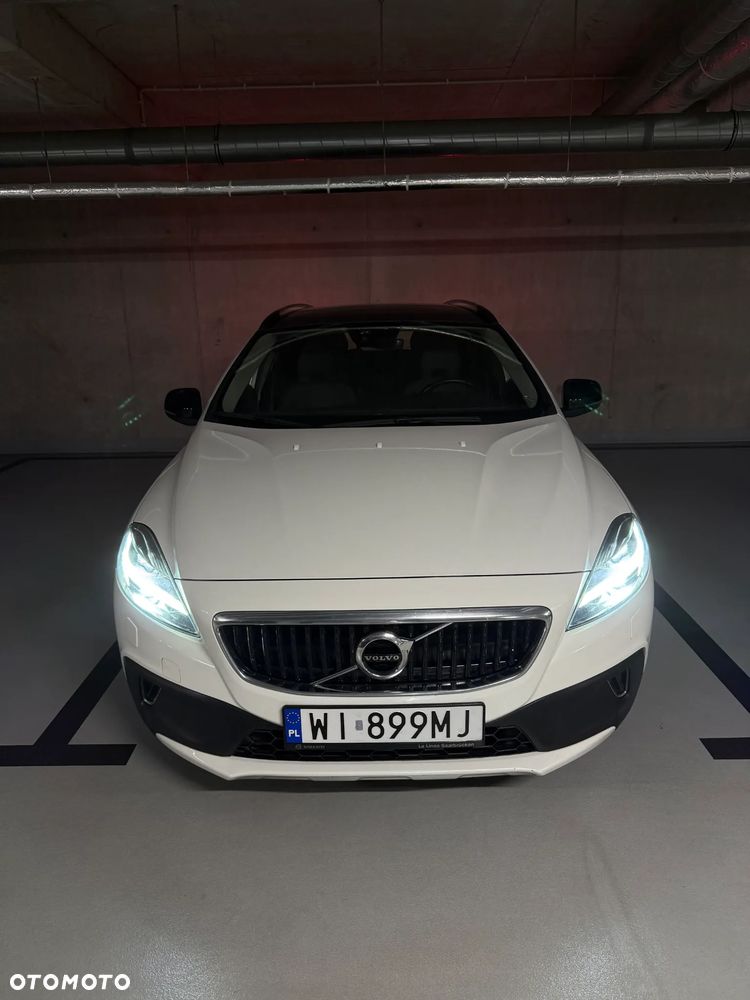 Volvo V40 Cross Country 2018 photo 2